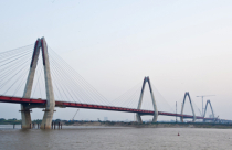 Xây cầu vượt đường đê sông Hồng kết nối cầu Nhật Tân