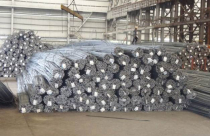 Thép nội trước bài toán cạnh tranh với thép ngoại