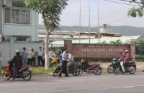 Dân vây doanh nghiệp để đòi… sổ đỏ