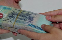 Lại tái diễn tình trạng ngân hàng “ăn trên lưng nhau”