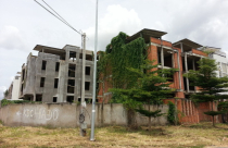 TP.HCM la liệt dự án chết