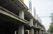 Chung cư cao cấp: Một thập kỷ, mới qua nổi phần móng