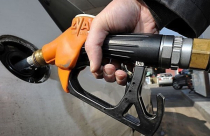 Giá dầu tăng tại Mỹ và Anh do OPEC có thể cắt giảm sản lượng