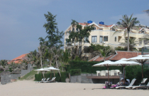 Bê tông 'xẻ thịt' Mũi Né