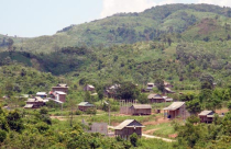 Nhiều hộ dân trả lại nhà tái định cư cho chính quyền