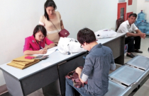 Phí làm sổ đỏ cao bất thường ở chung cư giá thấp