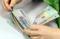 Lãi suất hạ, gửi tiền ở đâu có lợi nhất?