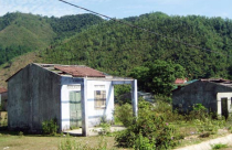 Thiếu đất sản xuất, người dân rời bỏ khu tái định cư tránh lũ