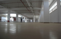 Chợ mới ế ẩm, hàng trăm tiểu thương kéo lên trụ sở thành phố