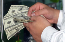 NHNN có thể đã bán ra đến 1,5 tỉ đô-la để giữ tỷ giá