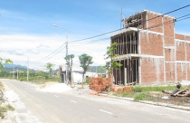 Dư hàng ngàn lô đất, vẫn chi tiền tỷ cho dân ở nhà trọ