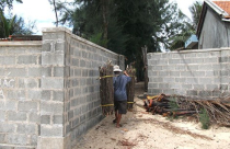 Hơn 300 dự án ven biển bị bỏ hoang