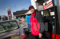 Giá dầu thế giới phục hồi mạnh sau thống kê kinh tế của Mỹ