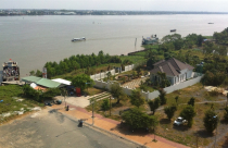 Dỡ nhà dân, tha nhà "quan"!