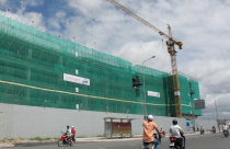 TP.HCM: Cưỡng chế tháo dỡ cần trục tháp công trình ngưng thi công