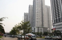 Tiền đổ vào bất động sản càng nhiều, rủi ro càng lớn