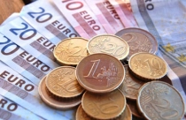 Đồng Euro mất giá kỉ lục trong 12 năm