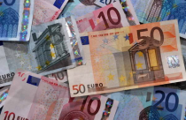 Đồng euro tiếp tục giảm xuống mức thấp kỷ lục mới trong 12 năm