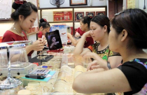 Giá vàng SJC quay đầu giảm nhẹ, ngược chiều với diễn biến thế giới