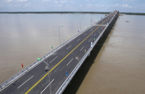 “Chạy nước rút” trên công trình cầu Cổ Chiên