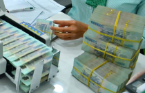 Bất ngờ tăng lãi suất tiền gửi