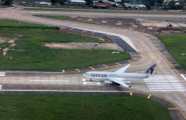 Đã sửa xong đường băng Tân Sơn Nhất sớm 12 giờ