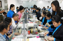 Thanh khoản dồi dào, lãi suất không chịu hạ