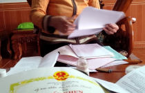 Từ hiến đất thành... lấn chiếm đất