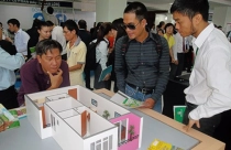 Tiền đổ vào dự án nhà cao cấp