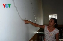 Nhiều nhà dân bị nứt do thi công Quốc lộ 14 qua Đắc Lắc