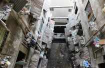 Nơm nớp sống ở chung cư chờ sập