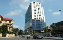 Việc phá dỡ phần vi phạm tòa nhà nhà 8B Lê Trực không đơn giản