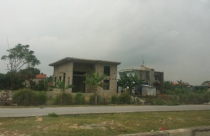 Ồ ạt xây nhà, lập mộ giả chờ đền bù