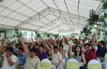 Bức xúc vì chung cư không thang máy, thiếu cây xanh...
