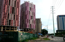 Phát hành bảo lãnh cho người mua nhà: Chủ đầu tư và ngân hàng có cùng 'lách luật'?