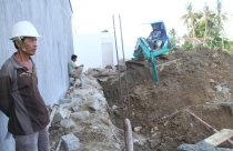 Nhà vừa xây xong là nứt ở khu tái định cư