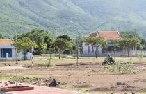 Tái định cư kiểu đem con bỏ chợ