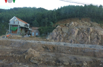 Dân mòn mỏi “ngóng” tiền bồi thường do thi công QL 19 làm nứt nhà