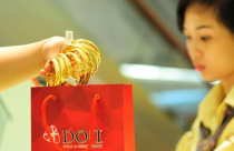 Giá vàng rơi khỏi đỉnh 9 tuần sau số liệu việc làm của Mỹ