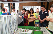 Quy định mới về môi giới bất động sản: Chưa đủ để dẹp "cò"?