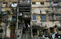 Đắt nhất Hà Nội: 2 tỷ mua căn hộ nát 20m2