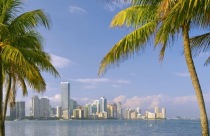 Mỹ: Dùng nhà “sạch” để rửa tiền “bẩn”