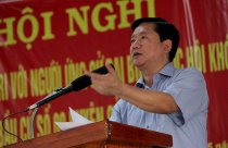 Bí thư Thăng: 'Các ông thử chui vào nhà dân xem có ở được không?'