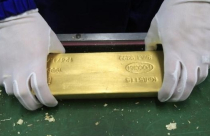 Giá vàng giảm khi lo ngại lắng dịu sau đảo chính tại Thổ Nhĩ Kỳ