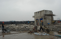 Cắt ngọn nhà 8B Lê Trực: Chậm nhưng phải xong!