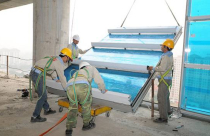 Giá kính xây dựng tăng đột biến do đâu?