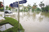 Các khu đô thị mới tại Hà Nội trước trận mưa: Càng xây, càng lụt!