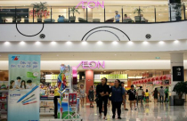 Nhà bán lẻ ngoại đang đổ xô vào Việt Nam