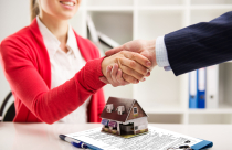 Đằng sau cái bắt tay giữa chủ đầu tư và môi giới