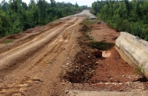 Khát vốn, dự án Quốc lộ 12A dang dở